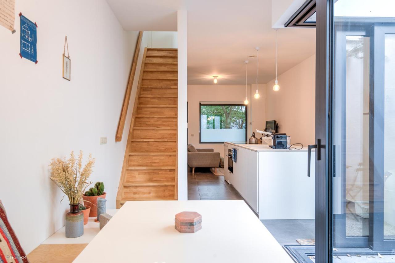 Stylishly Furnished Private Home In A Vibrant Area Antwerp Exterior photo